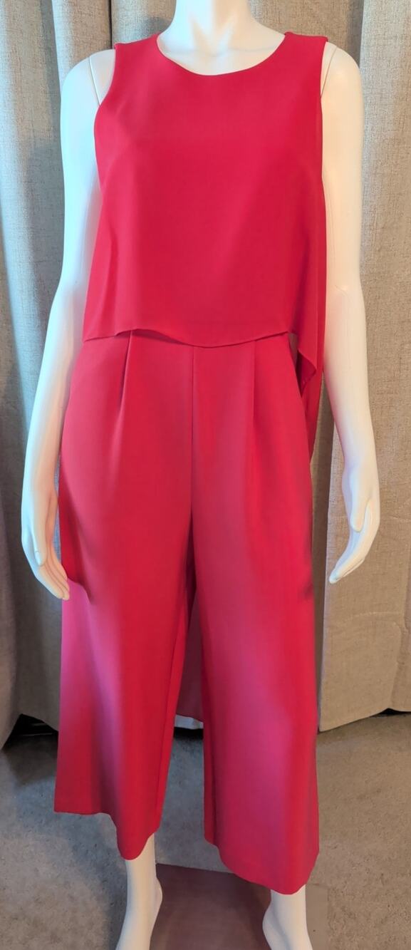 Tahari ASL Women's Short Sleeve Fly Away Jumpsuit Magenta Size 4 Pockets Cape